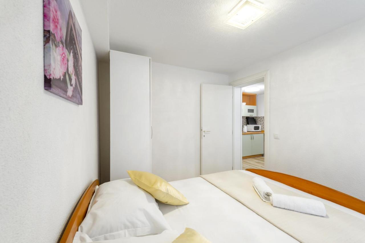 Apartments By The Sea Baska Voda, Makarska - 17570 Buitenkant foto