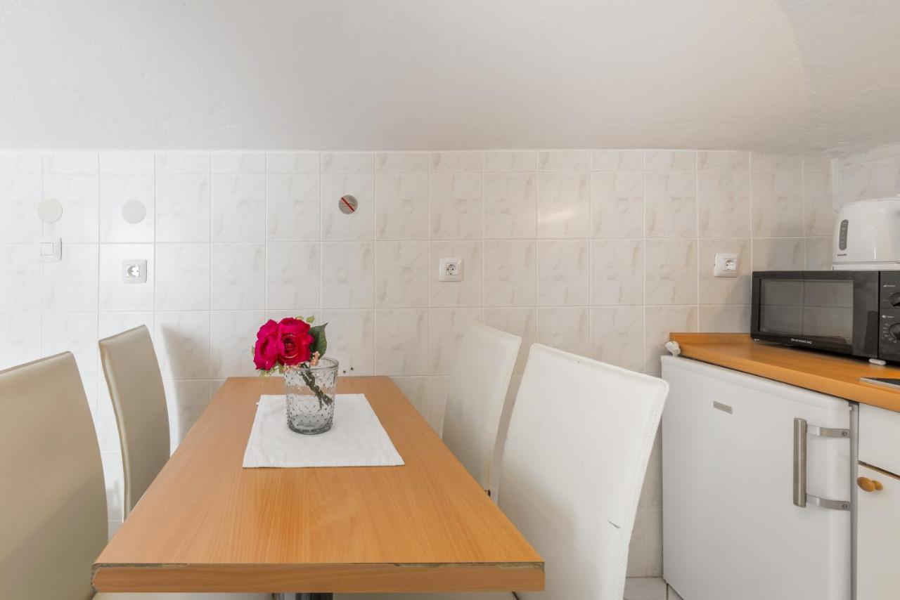 Apartments By The Sea Baska Voda, Makarska - 17570 Buitenkant foto
