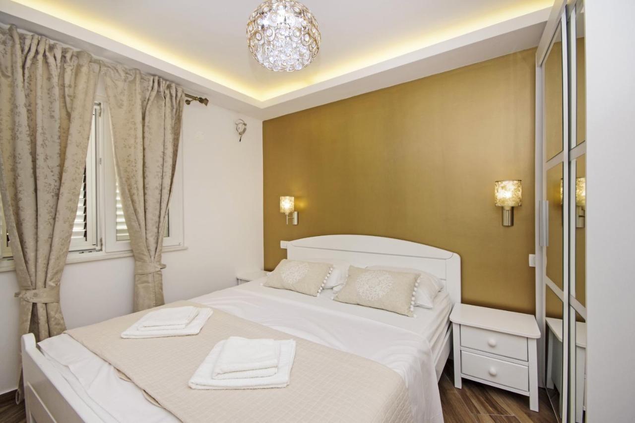 Apartments By The Sea Baska Voda, Makarska - 17570 Buitenkant foto