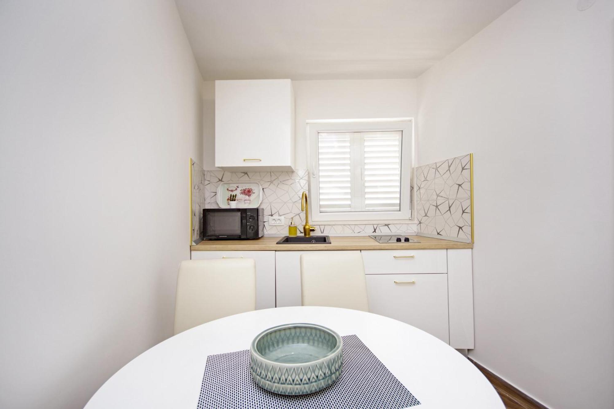 Apartments By The Sea Baska Voda, Makarska - 17570 Kamer foto